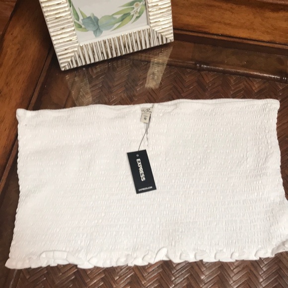 🆕 Express: Smocked V-Wire tube top - Picture 3 of 5